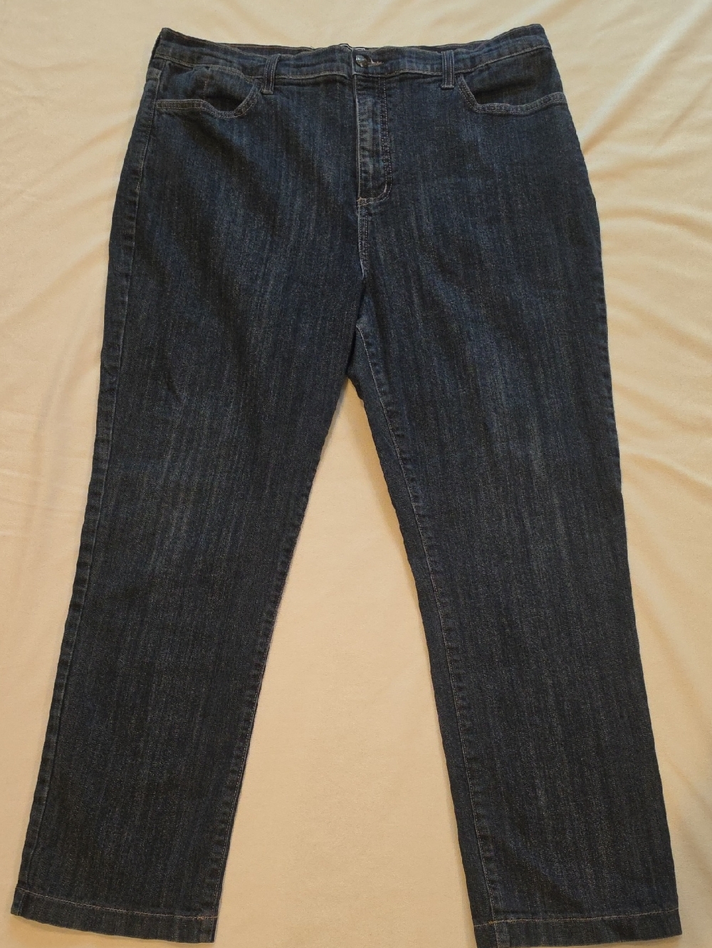 NYDJ Women’s Straight Leg Jeans in Dark Blue Wash Size 18.